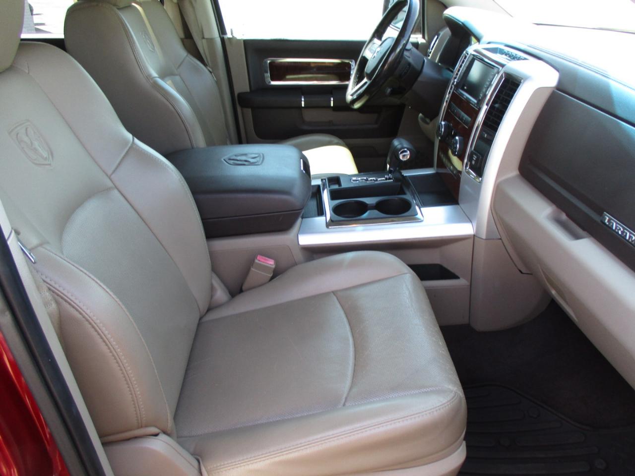 RAM 1500 2WD Crew Cab 140.5" Laramie 2011