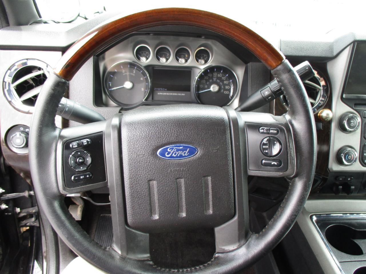 Ford Super Duty F-250 SRW 4WD Crew Cab 156" Platinum 2014