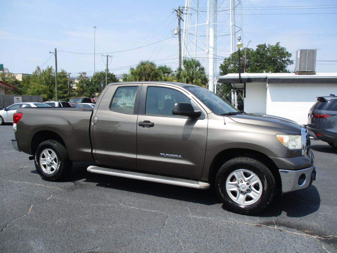 Toyota Tundra 2WD Truck Dbl 4.6L V8 6-Spd AT (Natl) 2011