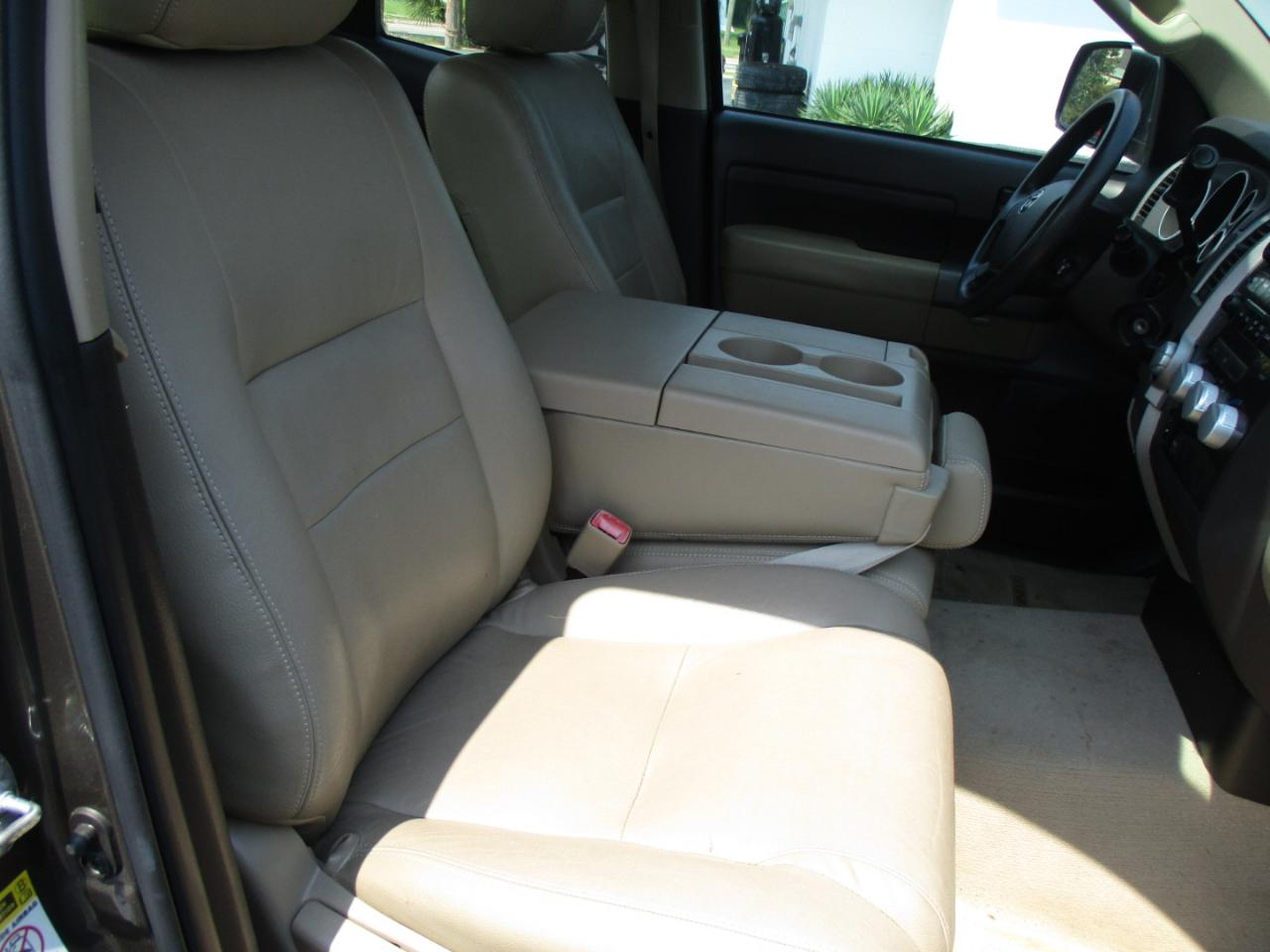 Toyota Tundra 2WD Truck Dbl 4.6L V8 6-Spd AT (Natl) 2011