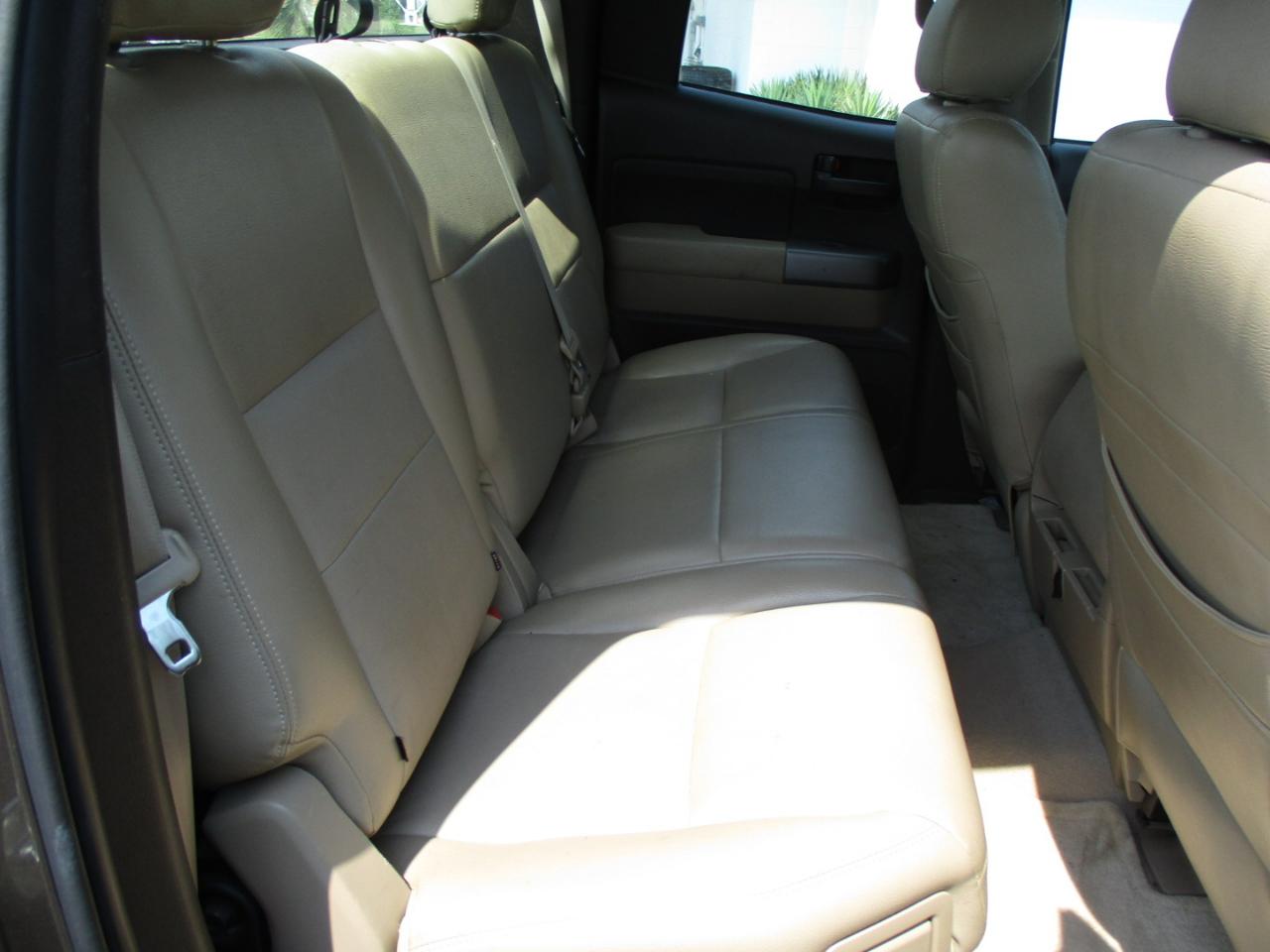 Toyota Tundra 2WD Truck Dbl 4.6L V8 6-Spd AT (Natl) 2011