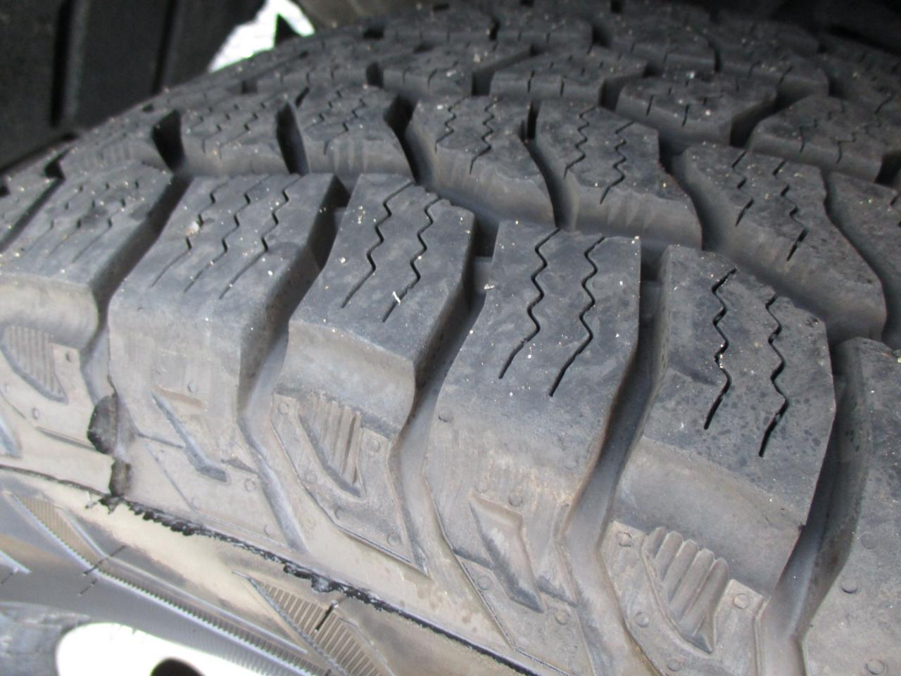 Toyota Tundra 2WD Truck Dbl 4.6L V8 6-Spd AT (Natl) 2011
