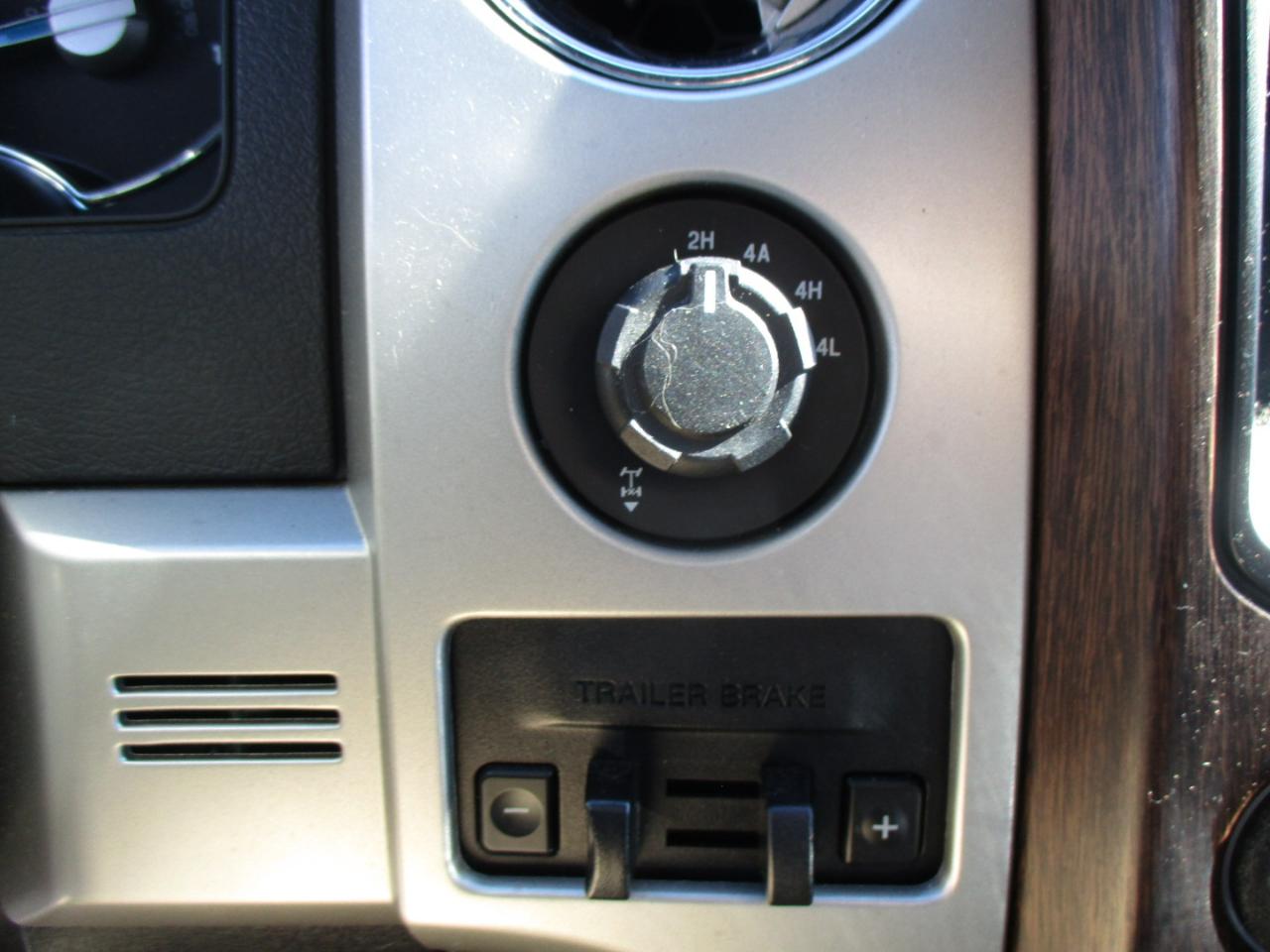 Ford F-150 4WD SuperCrew 145" Platinum 2014