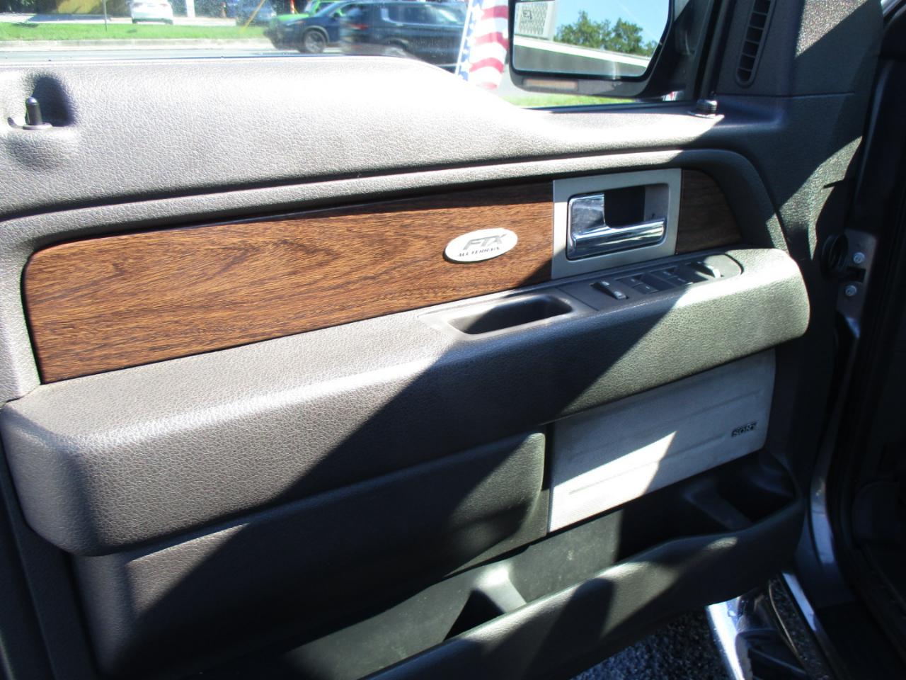 Ford F-150 4WD SuperCrew 145" Platinum 2014