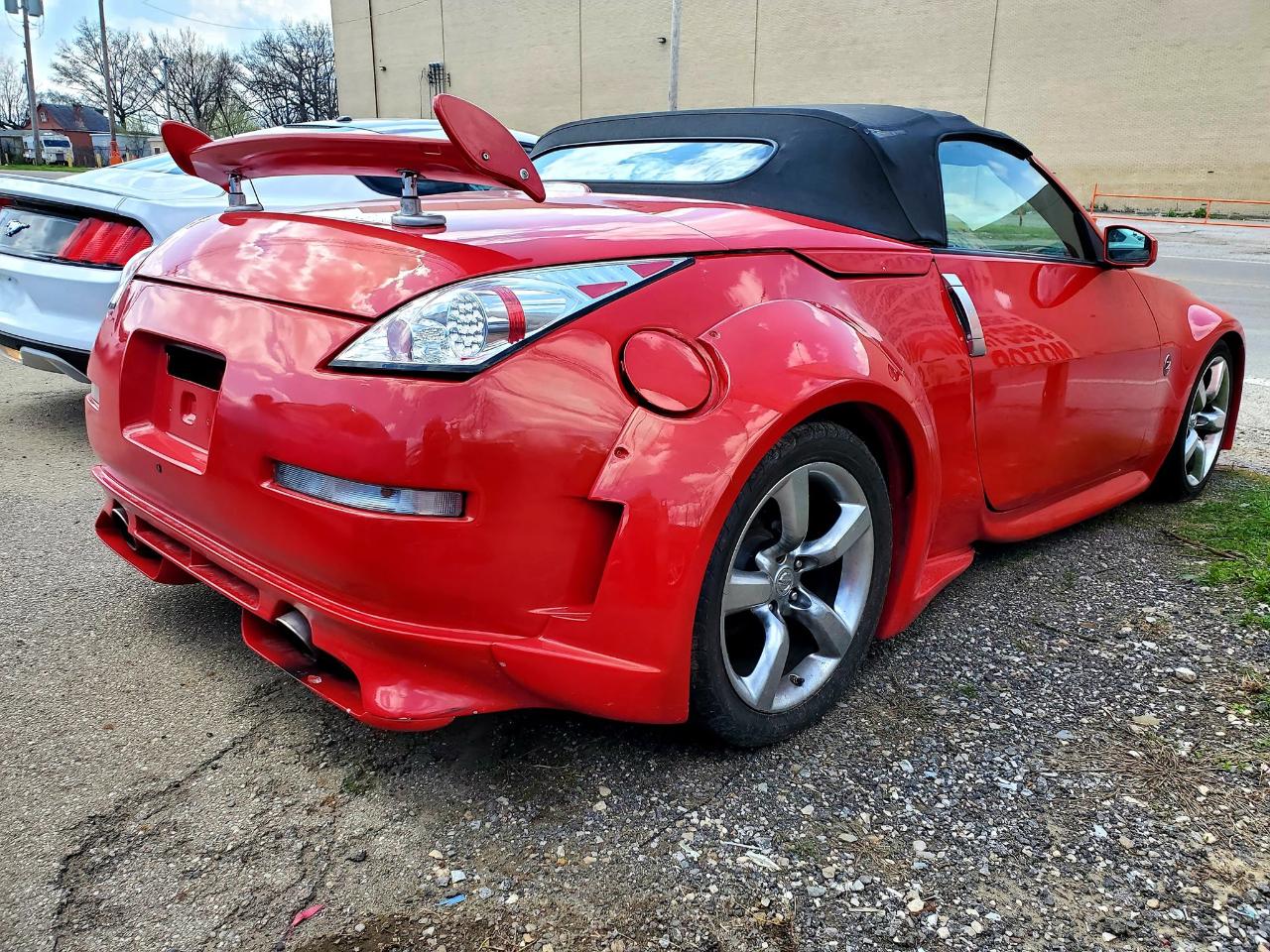 Used 2006 Nissan 350Z Enthusiast Roadster for Sale in Columbus OH 43224