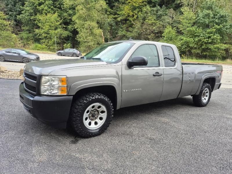 Chevrolet Silverado 1500 Work Truck Ext. Cab Long Box 4WD 2009