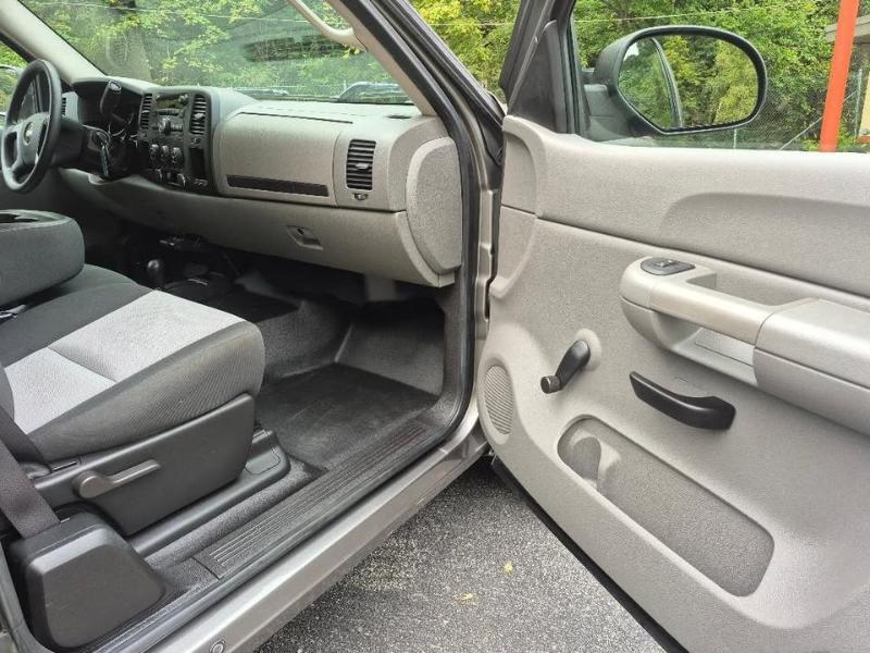 Chevrolet Silverado 1500 Work Truck Ext. Cab Long Box 4WD 2009