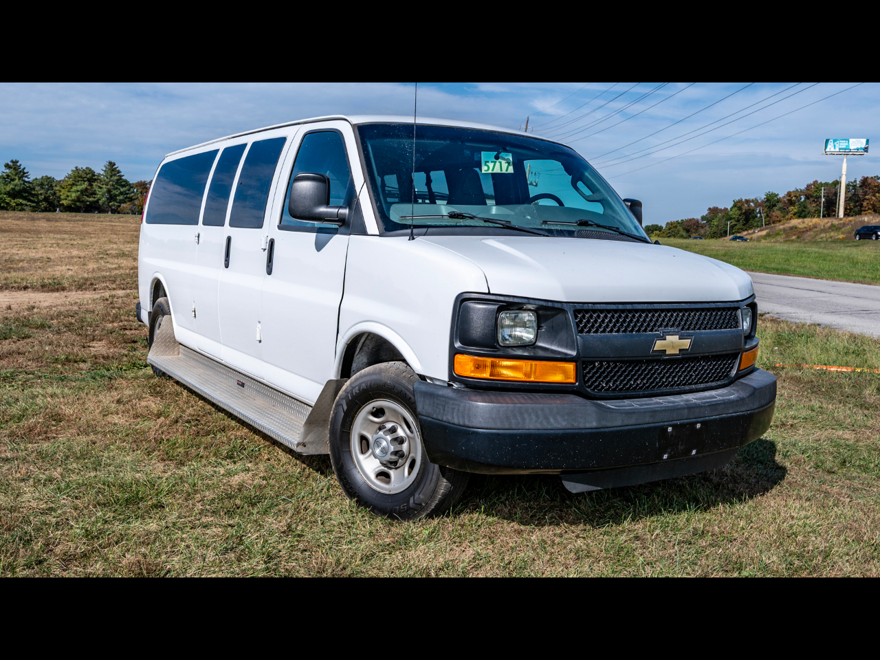 Chevrolet Express LS 3500 Extended 2016 Chevrolet Express LS 3500 Extended 2016