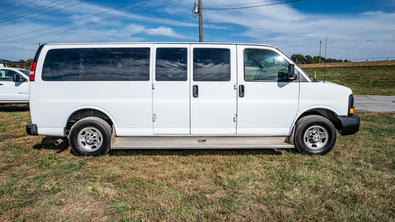 Chevrolet Express LS 3500 Extended 2016 Chevrolet Express LS 3500 Extended 2016