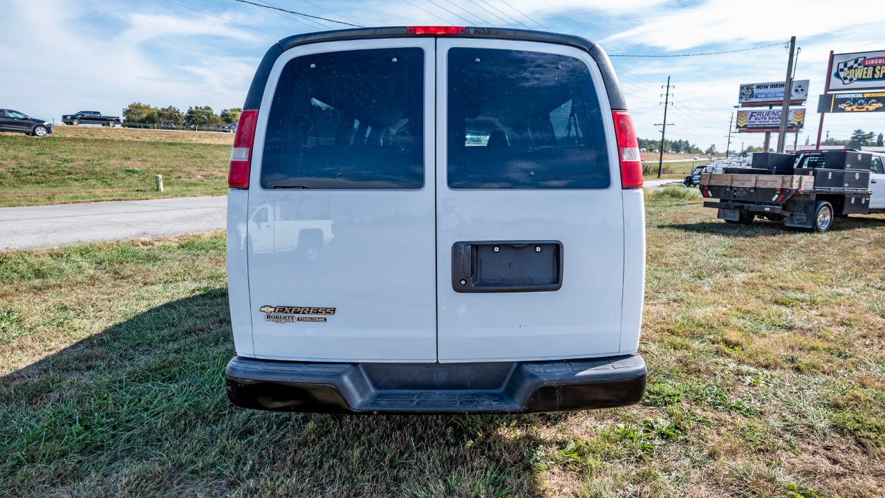 Chevrolet Express LS 3500 Extended 2016 Chevrolet Express LS 3500 Extended 2016