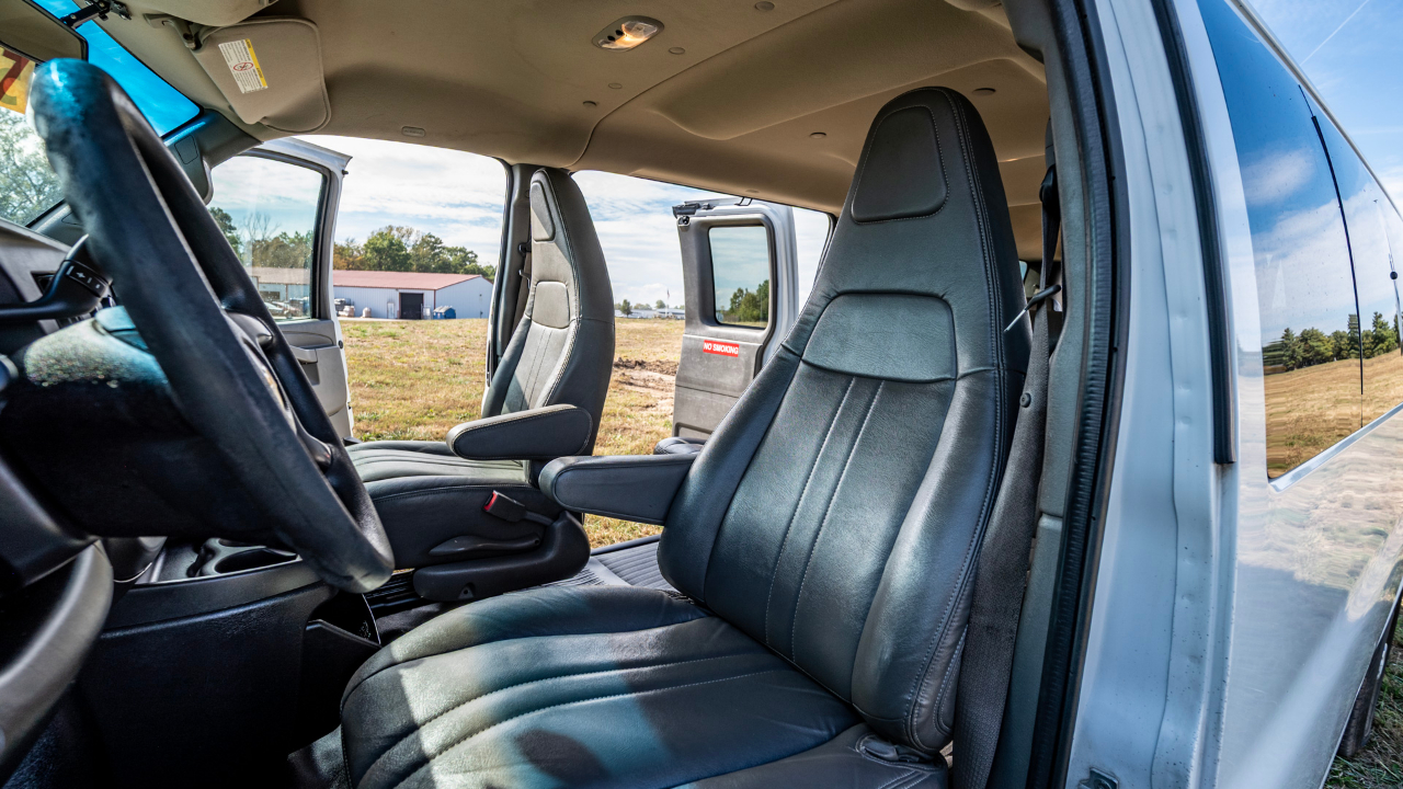 Chevrolet Express LS 3500 Extended 2016 Chevrolet Express LS 3500 Extended 2016