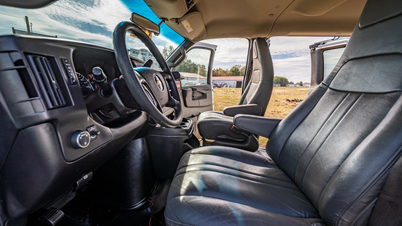 Chevrolet Express LS 3500 Extended 2016 Chevrolet Express LS 3500 Extended 2016