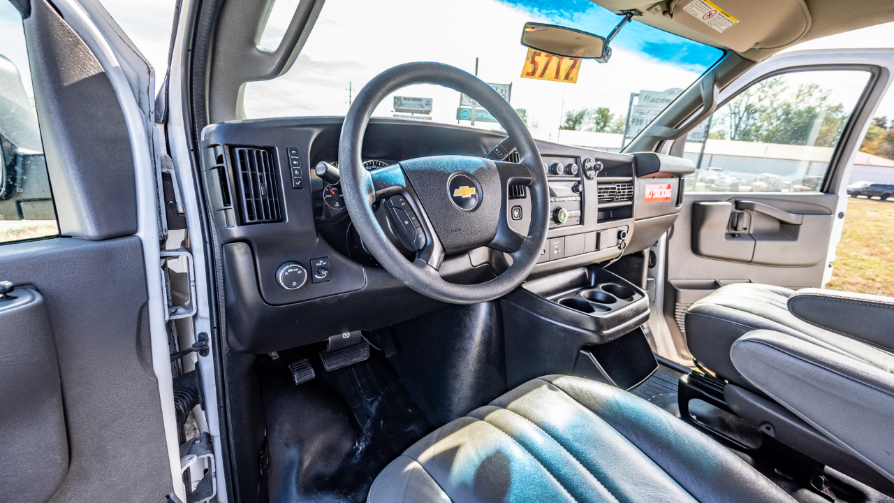 Chevrolet Express LS 3500 Extended 2016 Chevrolet Express LS 3500 Extended 2016