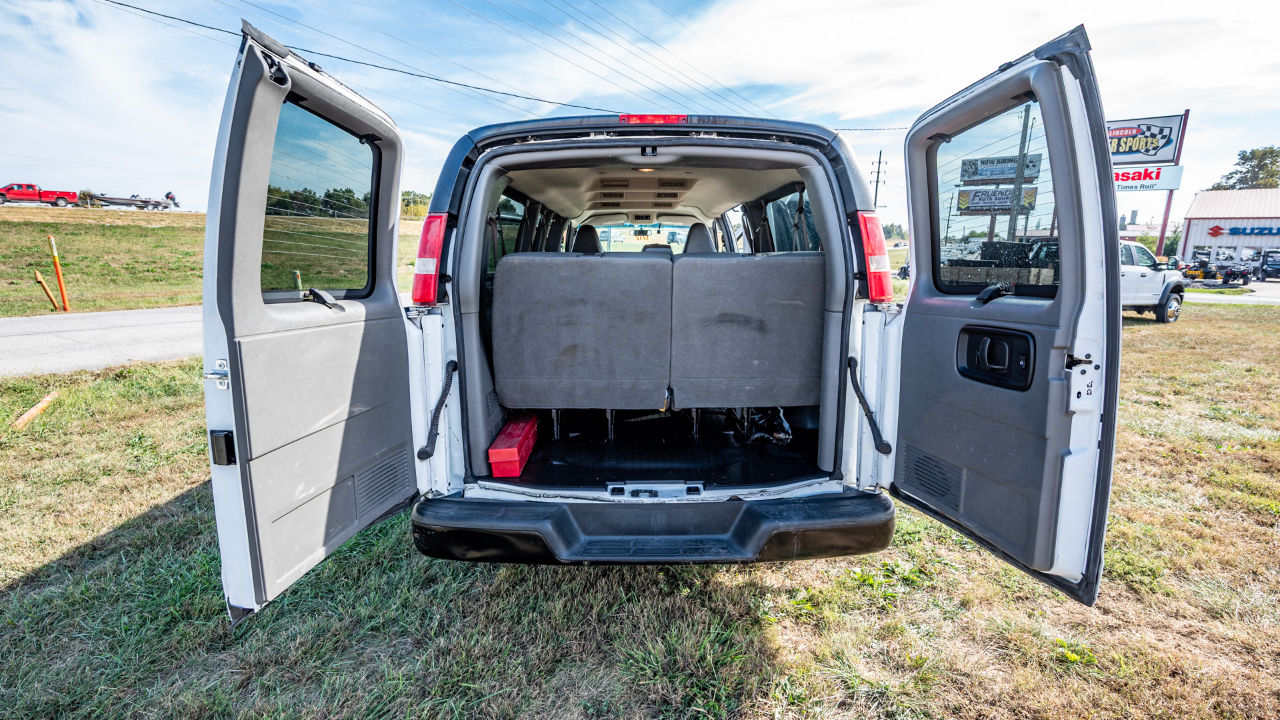 Chevrolet Express LS 3500 Extended 2016 Chevrolet Express LS 3500 Extended 2016