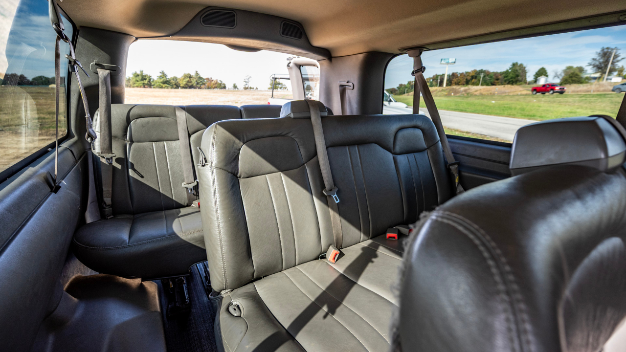 Chevrolet Express LS 3500 Extended 2016 Chevrolet Express LS 3500 Extended 2016