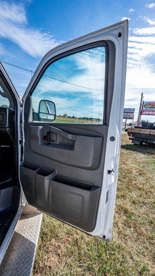 Chevrolet Express LS 3500 Extended 2016 Chevrolet Express LS 3500 Extended 2016