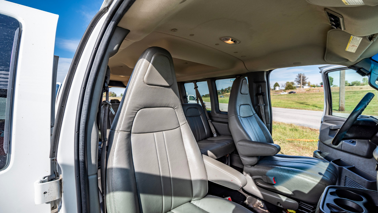 Chevrolet Express LS 3500 Extended 2016 Chevrolet Express LS 3500 Extended 2016