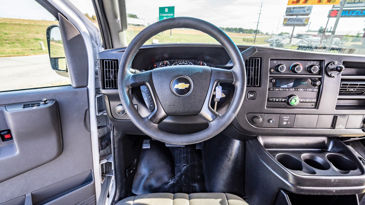 Chevrolet Express LS 3500 Extended 2016 Chevrolet Express LS 3500 Extended 2016