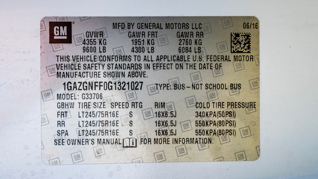 Chevrolet Express LS 3500 Extended 2016 Chevrolet Express LS 3500 Extended 2016
