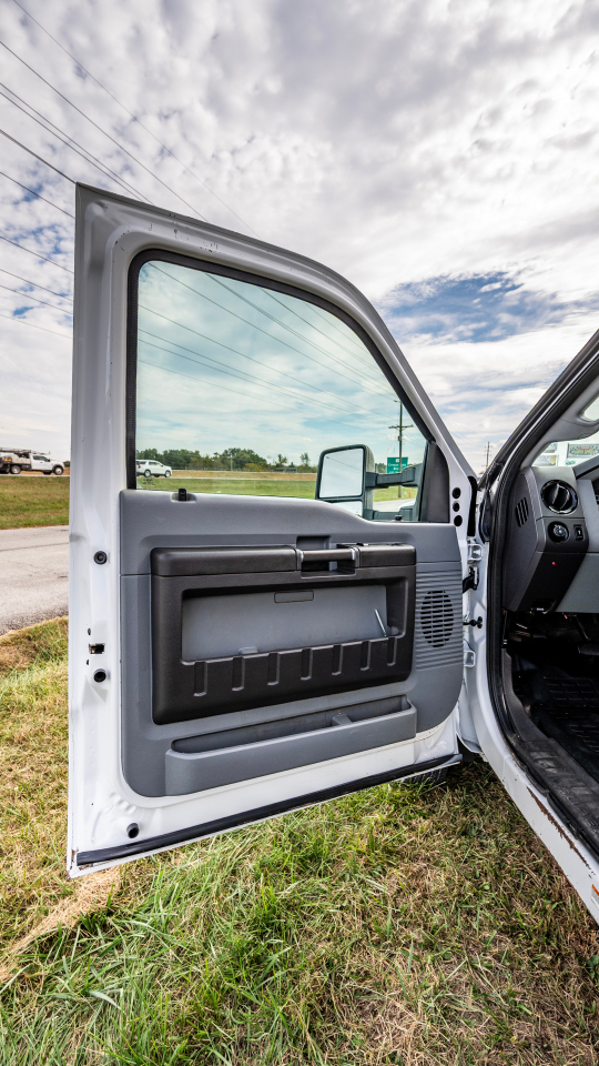 Ford F-550 Regular Cab DRW 4WD 2012 Ford F-550 Regular Cab DRW 4WD 2012