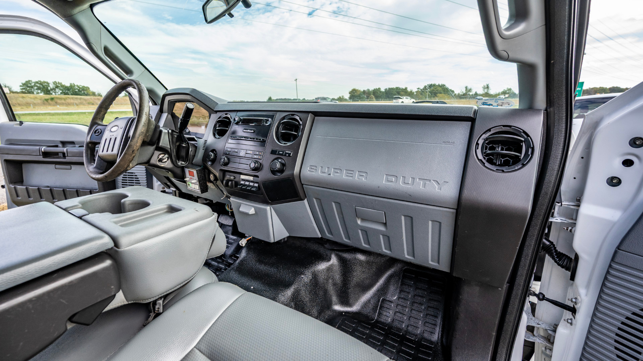 Ford F-550 Regular Cab DRW 4WD 2012 Ford F-550 Regular Cab DRW 4WD 2012