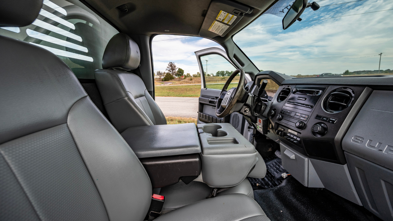 Ford F-550 Regular Cab DRW 4WD 2012 Ford F-550 Regular Cab DRW 4WD 2012