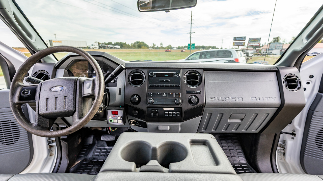 Ford F-550 Regular Cab DRW 4WD 2012 Ford F-550 Regular Cab DRW 4WD 2012