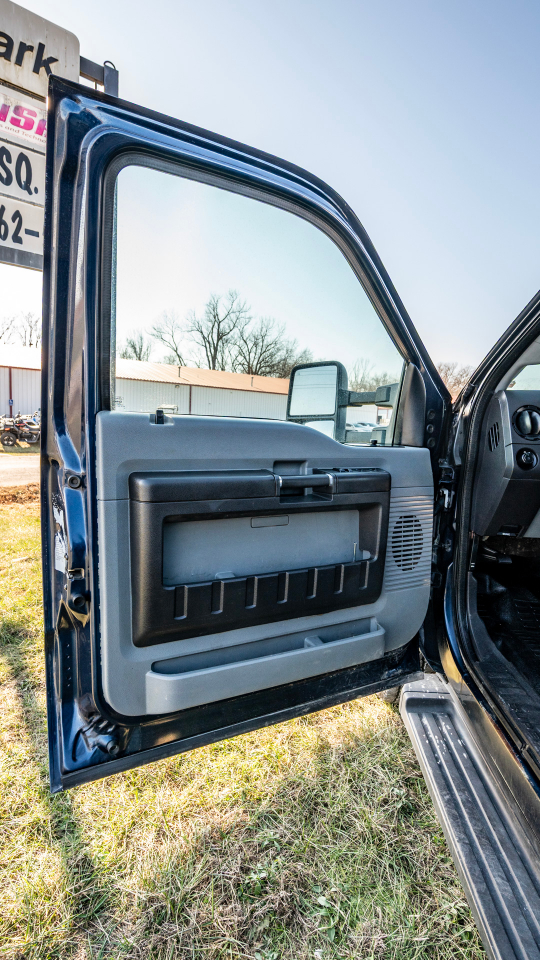 Ford F-350 SD XLT Crew Cab Long Bed DRW 4WD 2015