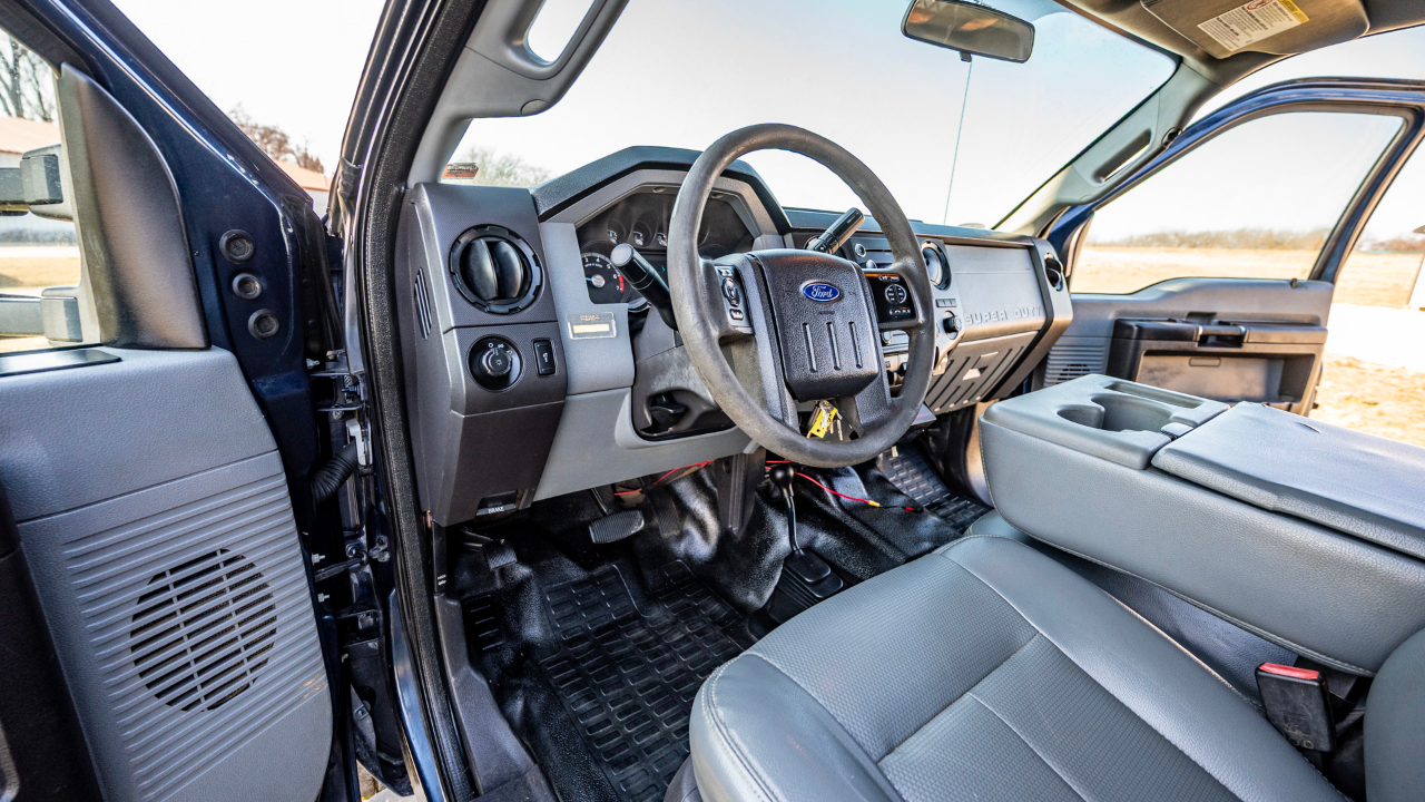 Ford F-350 SD XLT Crew Cab Long Bed DRW 4WD 2015