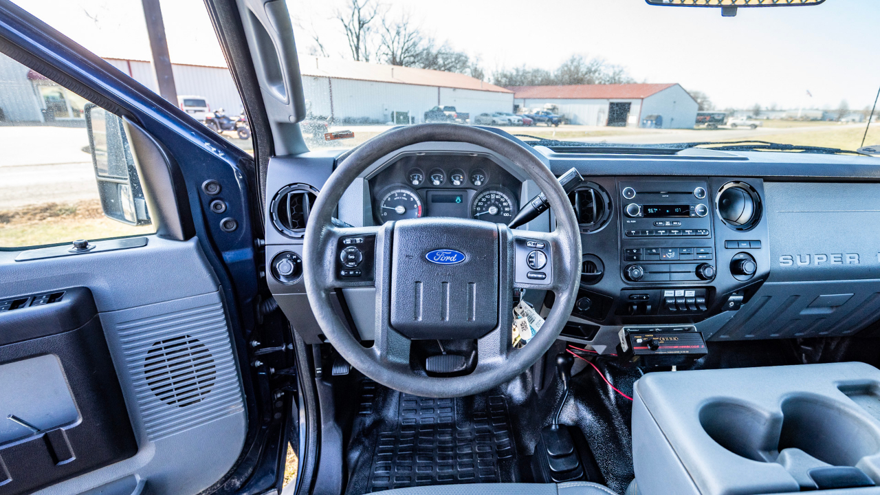 Ford F-350 SD XLT Crew Cab Long Bed DRW 4WD 2015