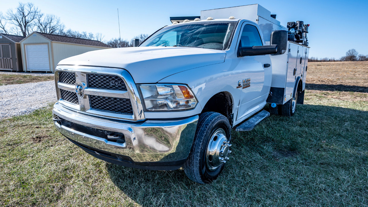 RAM 3500 Regular Cab 2WD SWB DRW 2015