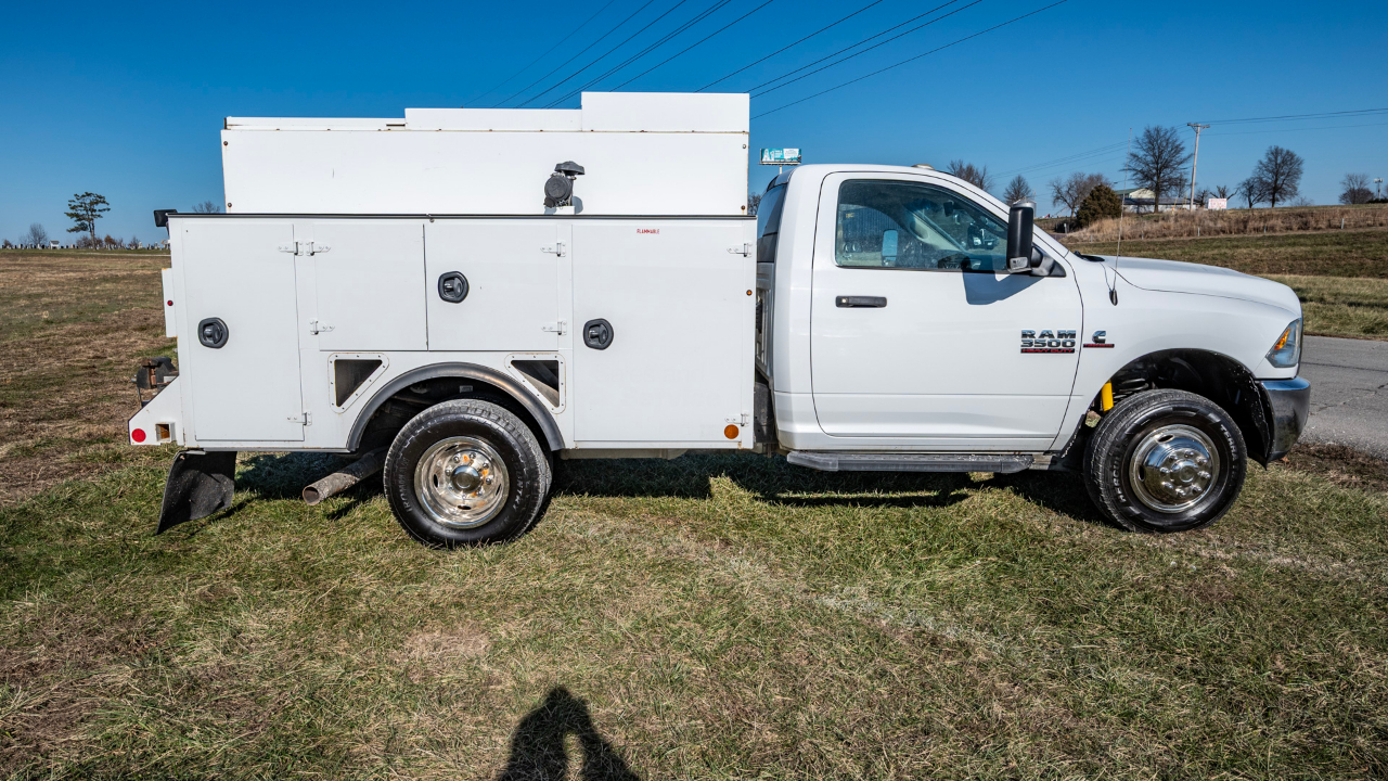 RAM 3500 Regular Cab 2WD SWB DRW 2015