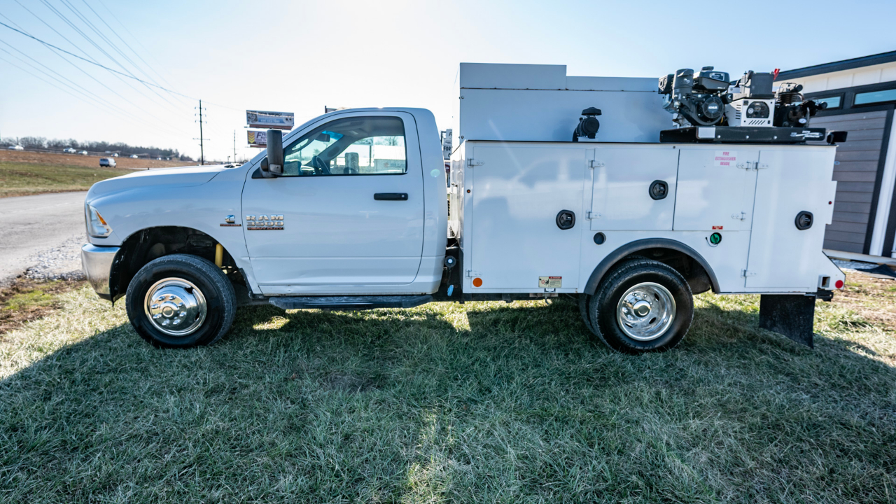 RAM 3500 Regular Cab 2WD SWB DRW 2015