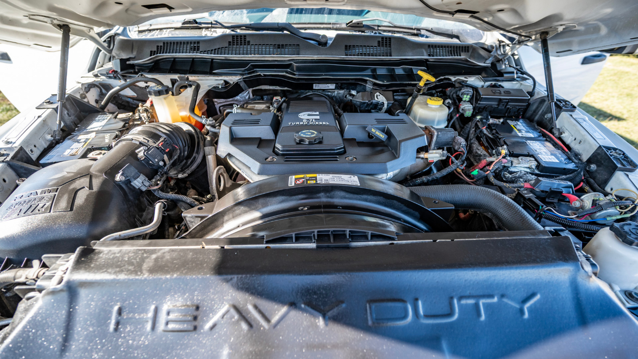 RAM 3500 Regular Cab 2WD SWB DRW 2015