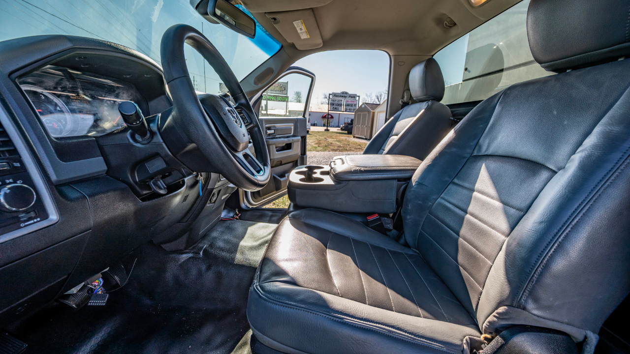 RAM 3500 Regular Cab 2WD SWB DRW 2015