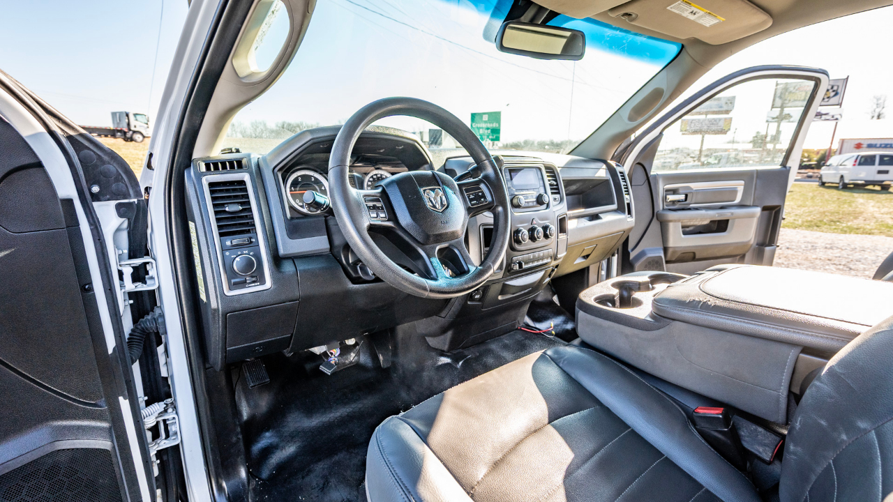 RAM 3500 Regular Cab 2WD SWB DRW 2015