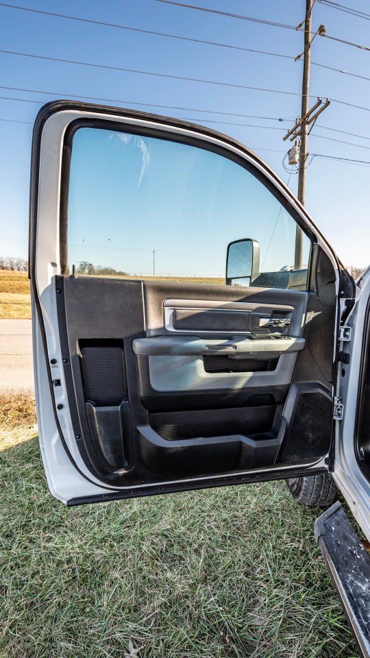 RAM 3500 Regular Cab 2WD SWB DRW 2015