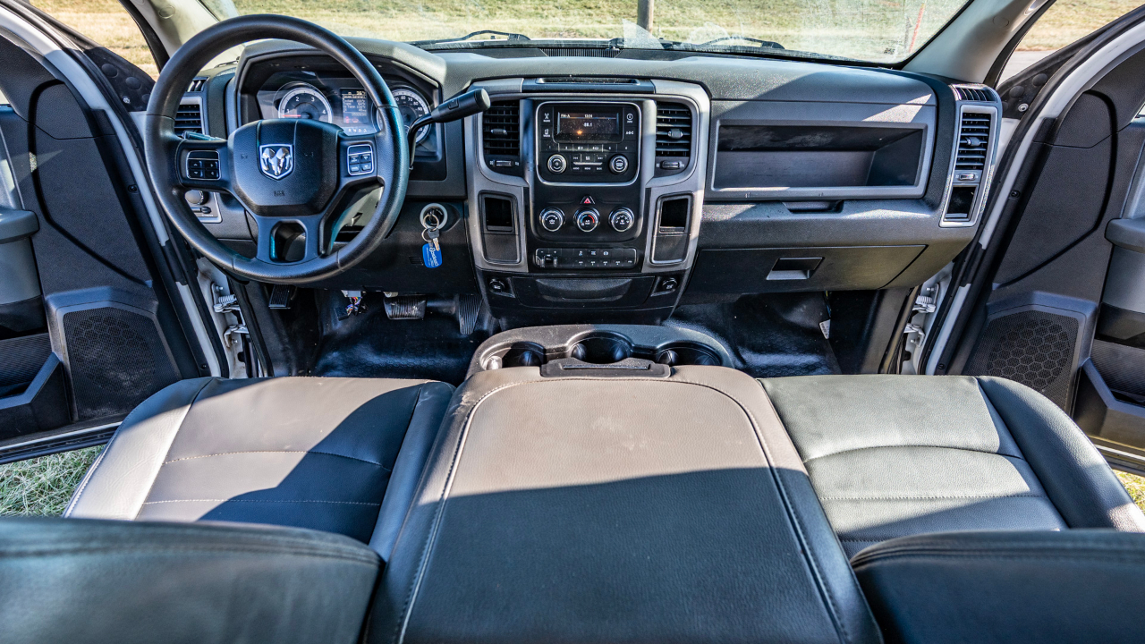 RAM 3500 Regular Cab 2WD SWB DRW 2015