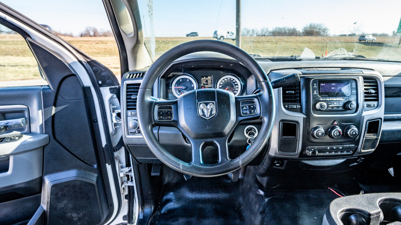 RAM 3500 Regular Cab 2WD SWB DRW 2015