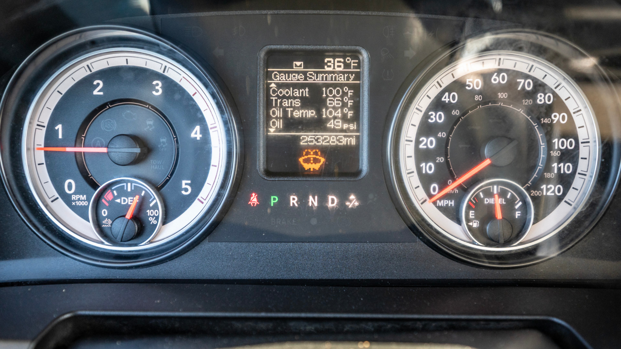 RAM 3500 Regular Cab 2WD SWB DRW 2015