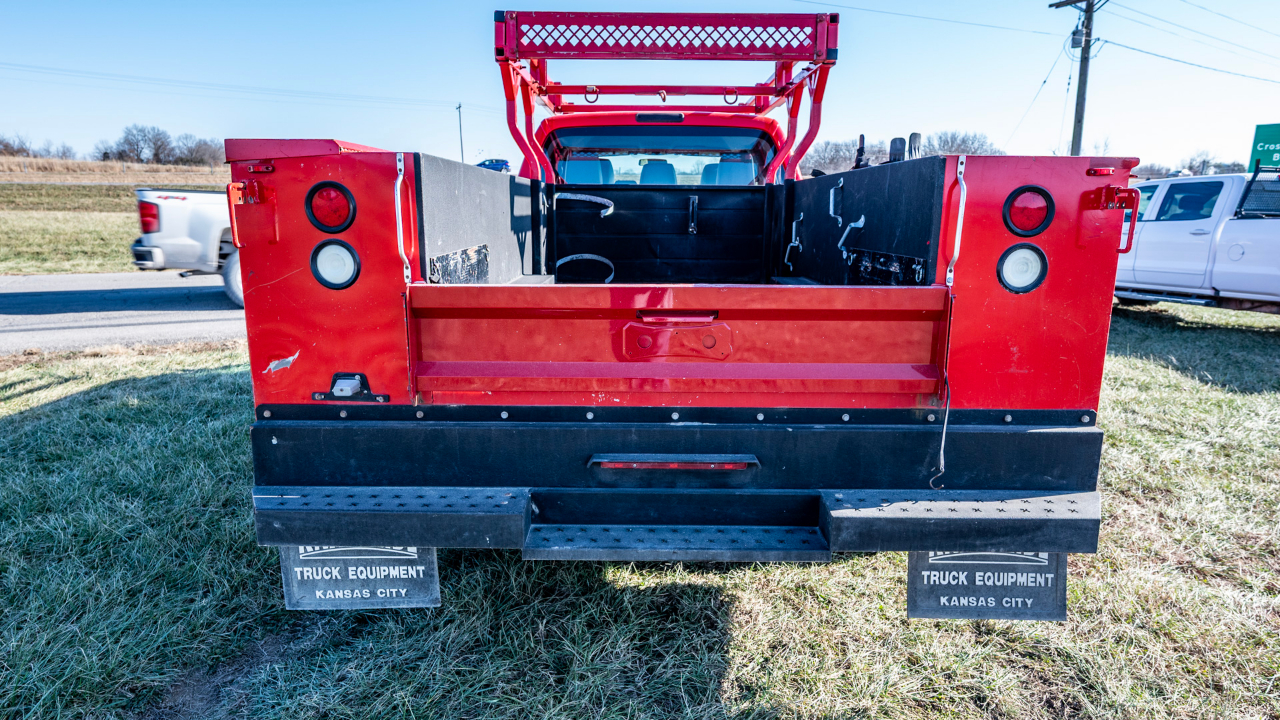 Ford F-550 Crew Cab DRW 2WD 2016