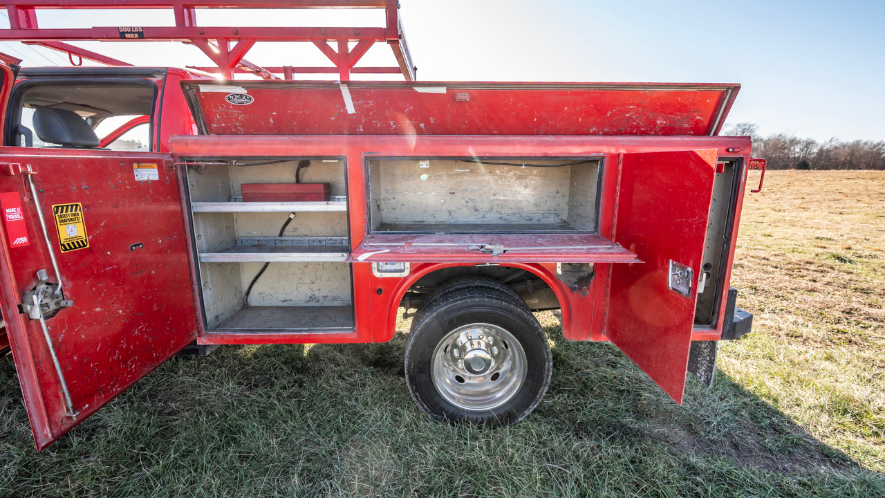 Ford F-550 Crew Cab DRW 2WD 2016