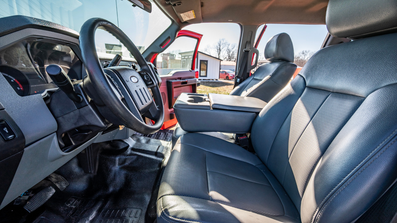 Ford F-550 Crew Cab DRW 2WD 2016