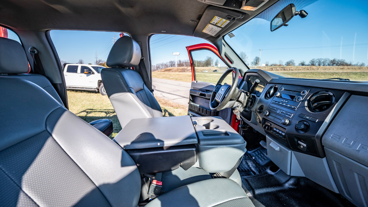 Ford F-550 Crew Cab DRW 2WD 2016