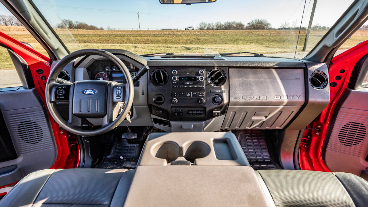 Ford F-550 Crew Cab DRW 2WD 2016