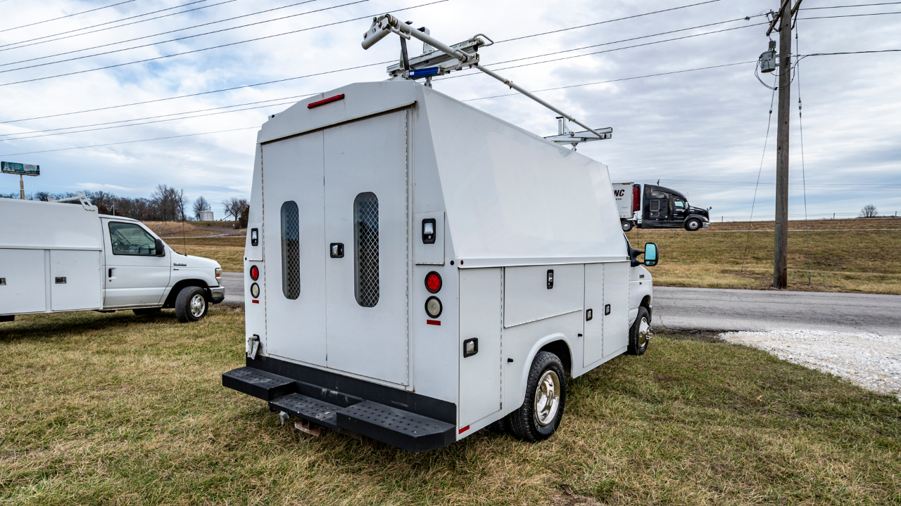 Ford Econoline E-350 Super Duty 2016