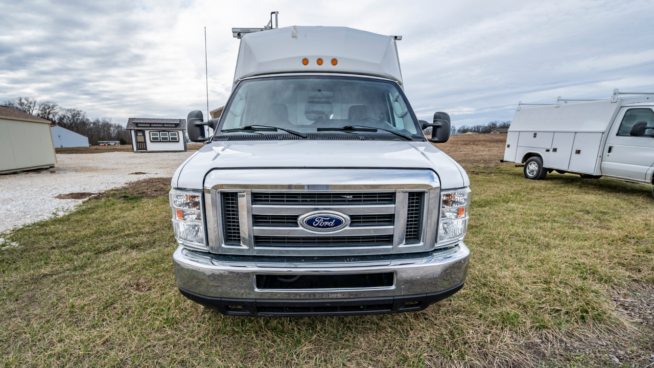 Ford Econoline E-350 Super Duty 2016