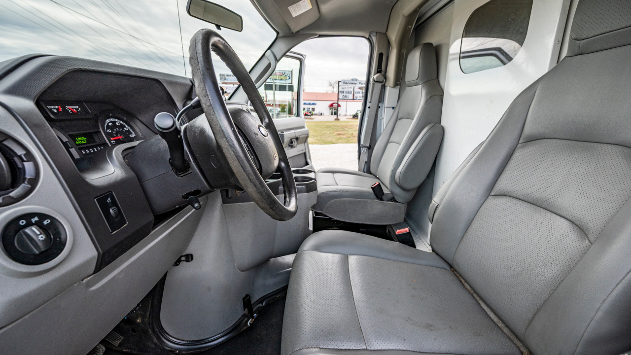 Ford Econoline E-350 Super Duty 2016