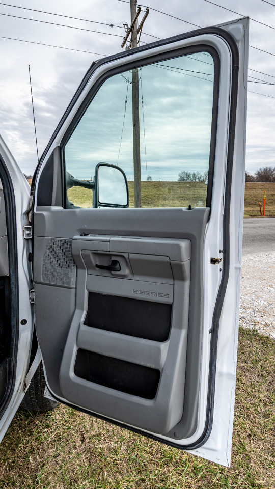 Ford Econoline E-350 Super Duty 2016