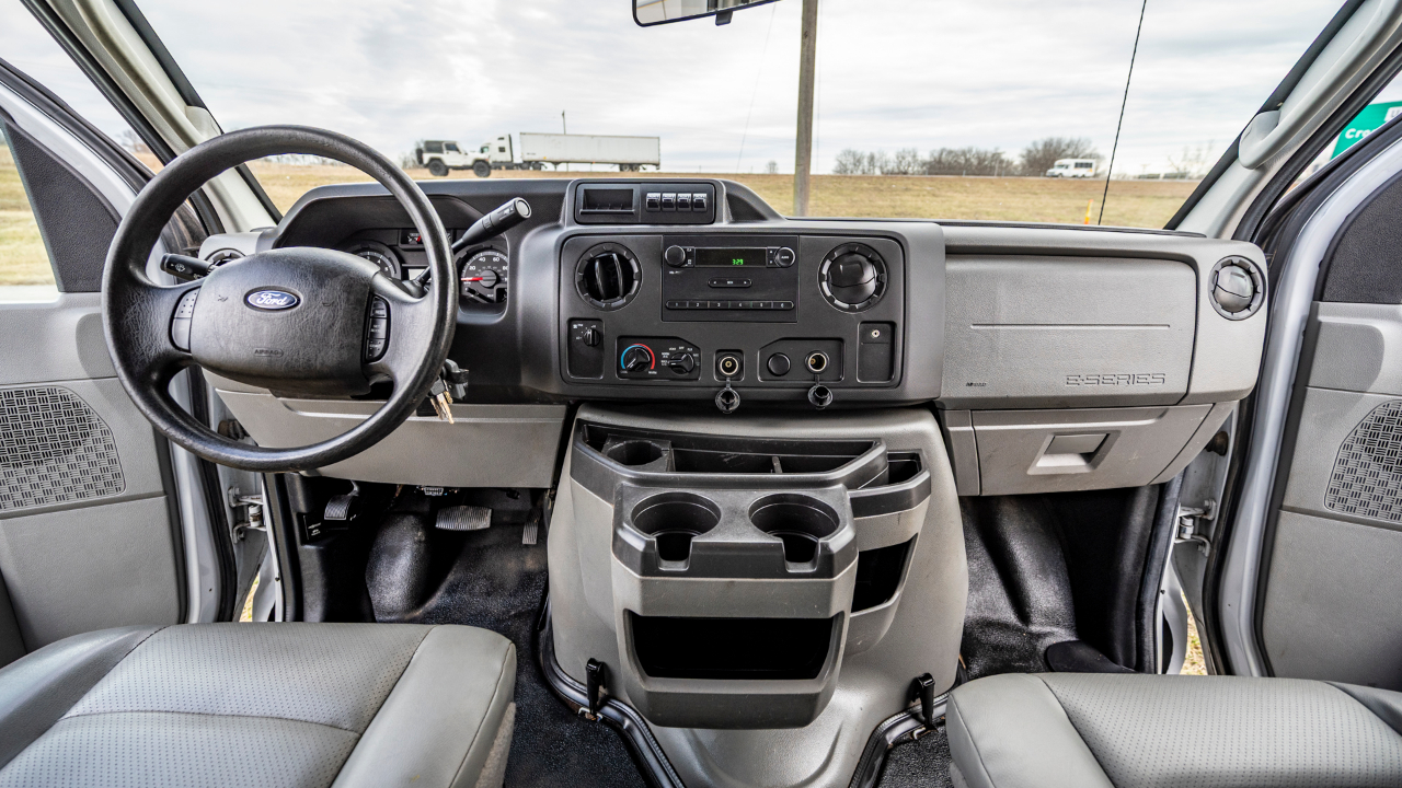 Ford Econoline E-350 Super Duty 2016